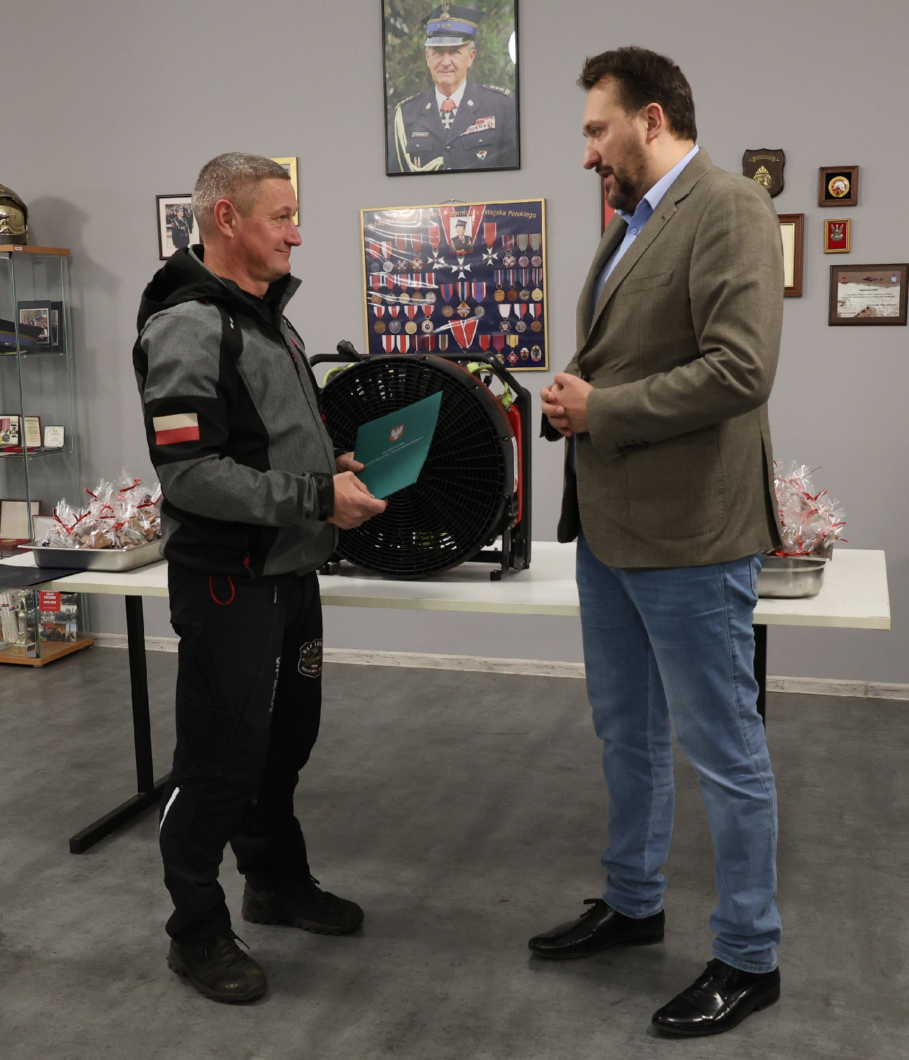 aktualność: Przekazanie turbowentylatora dla OSP w Laskach